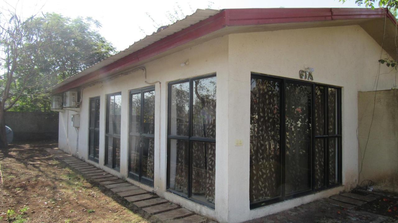 Retreat Chalets, The Nest, At Sparsh Resorts, Karjat Eksteriør billede