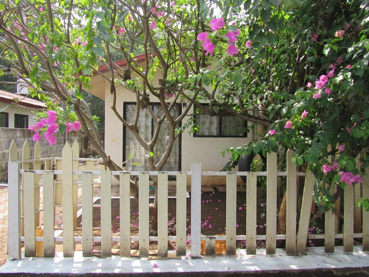 Retreat Chalets, The Nest, At Sparsh Resorts, Karjat Eksteriør billede
