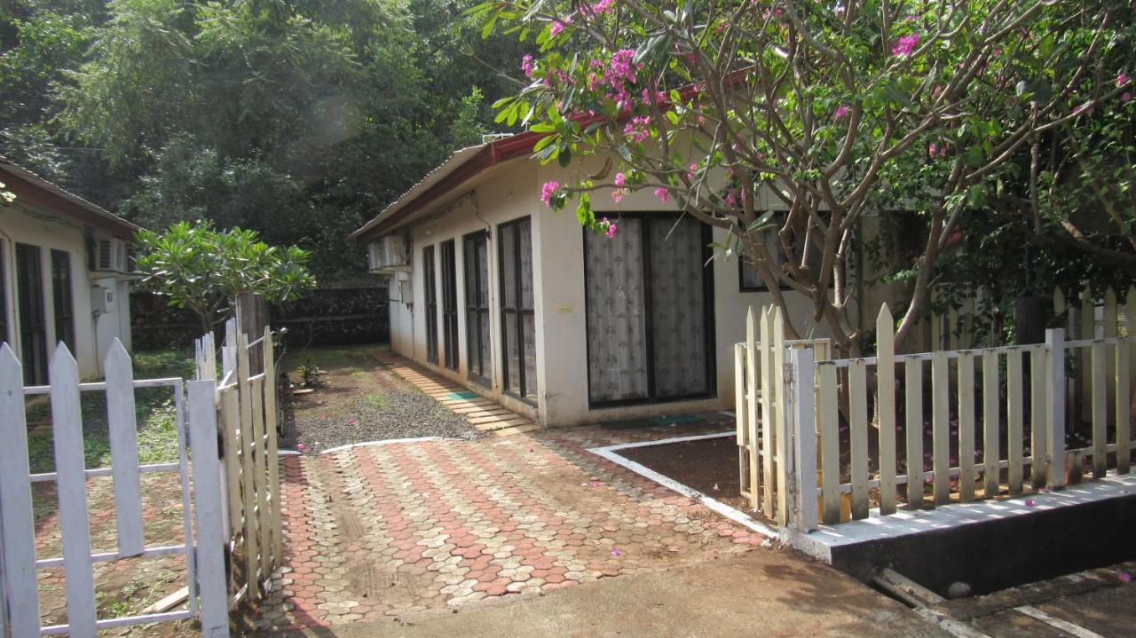 Retreat Chalets, The Nest, At Sparsh Resorts, Karjat Eksteriør billede