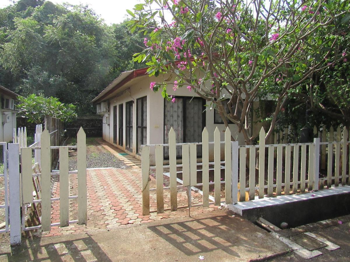 Retreat Chalets, The Nest, At Sparsh Resorts, Karjat Eksteriør billede